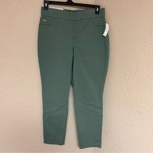 4/$15 Nine West Sage Green Pull-On Crop Pants